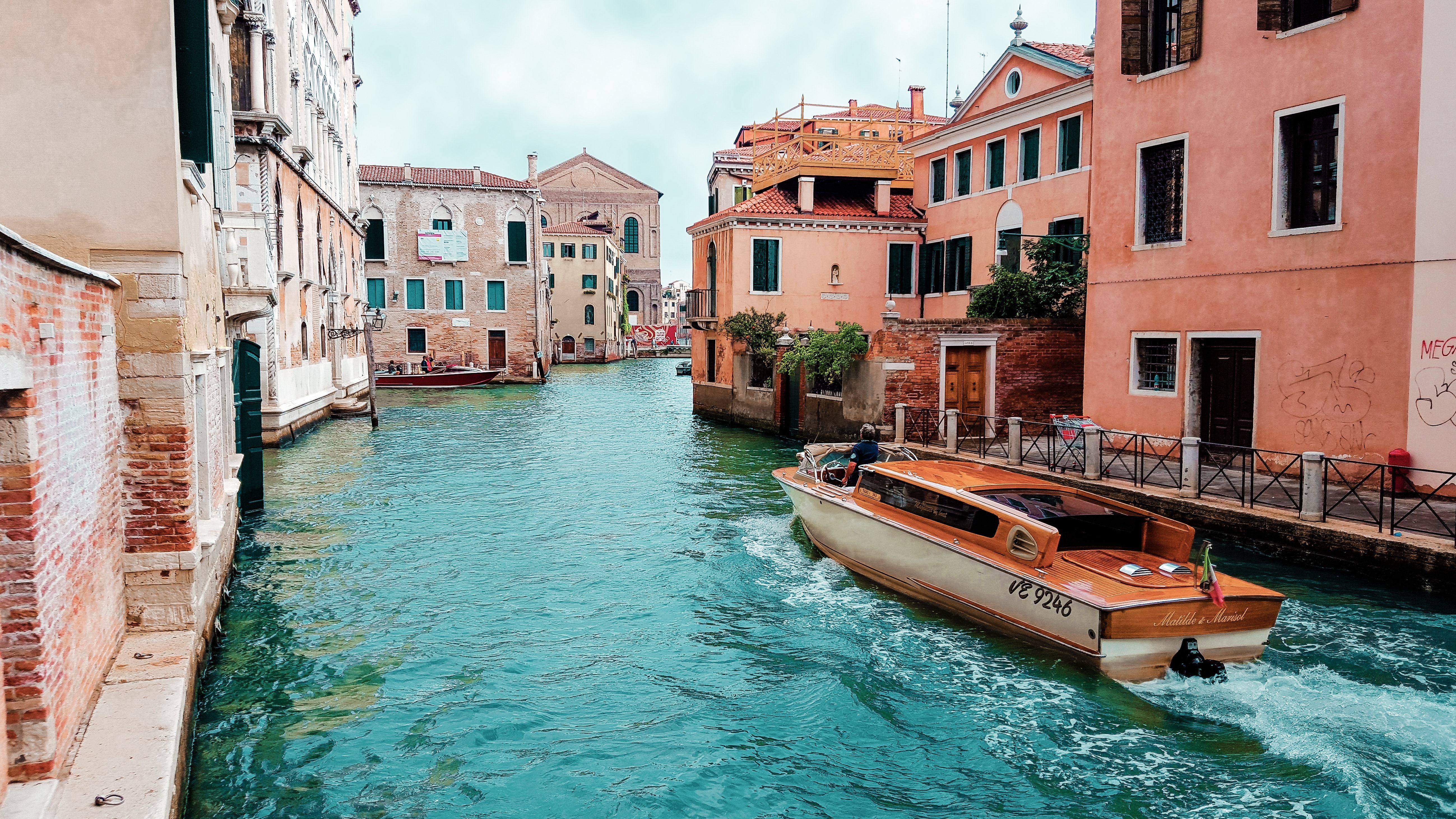 italy-04-venice-canals