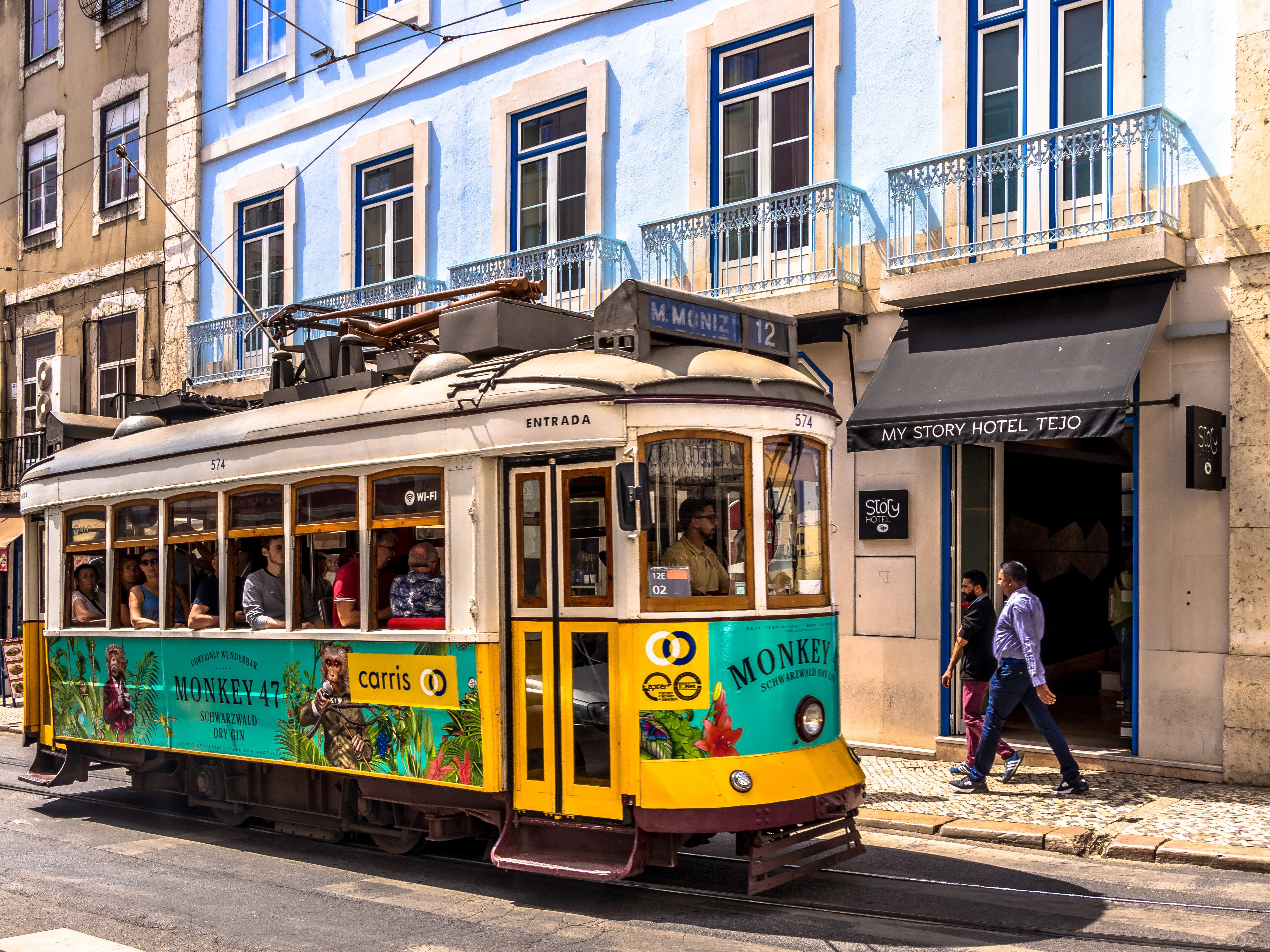 portugal-01-porto-tram